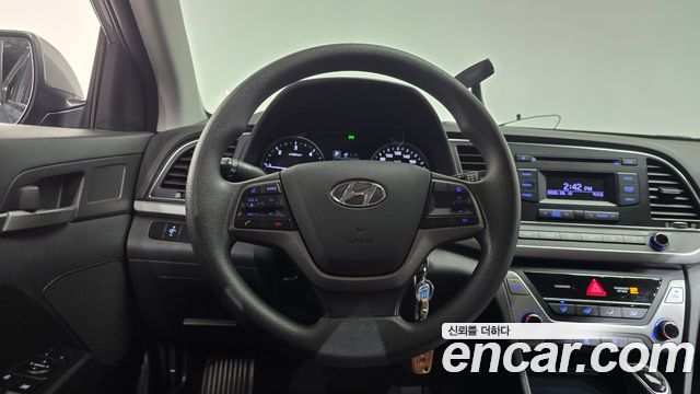 Hyundai AVANTE 2018 — photo 12