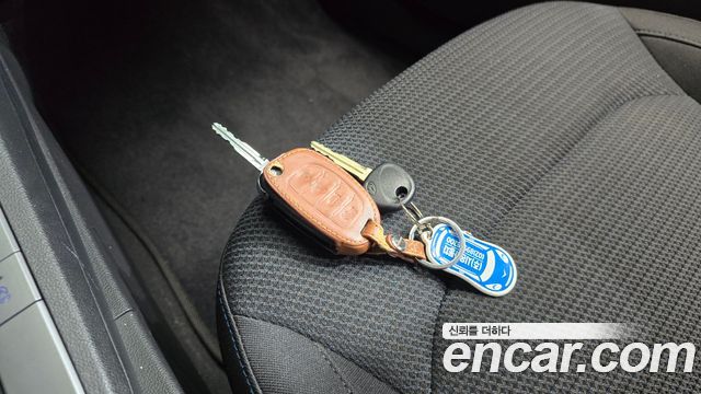 Hyundai AVANTE 2018 — photo 13