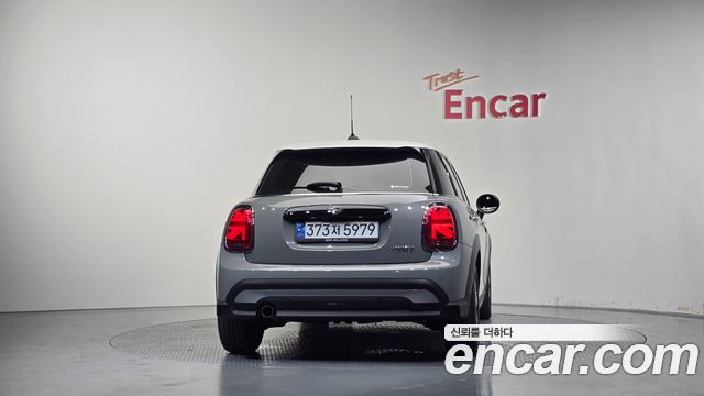 Mini Cooper 2023 — photo 4