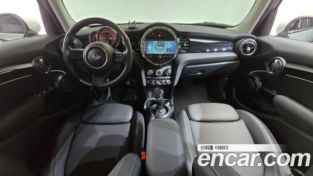 Mini Cooper 2023 — photo 7