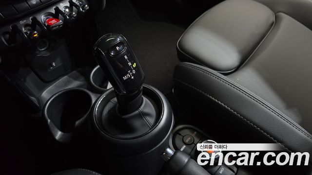 Mini Cooper 2023 — photo 9