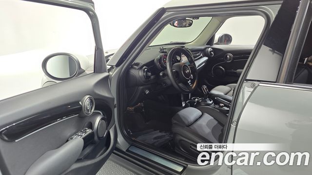 Mini Cooper 2023 — photo 10