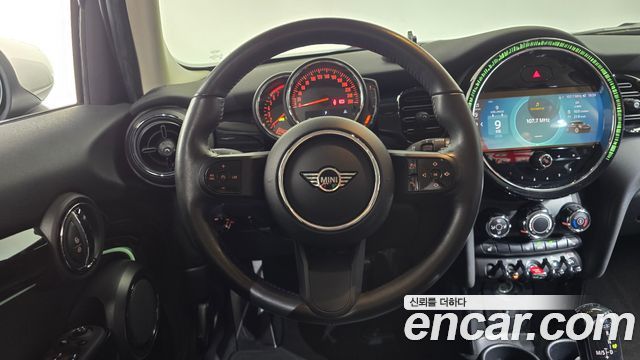 Mini Cooper 2023 — photo 13