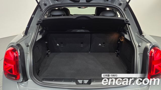 Mini Cooper 2023 — photo 16