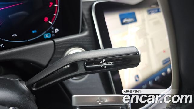 Mercedes-Benz E-Class 2025 — photo 12