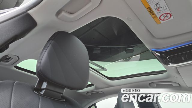 Mercedes-Benz E-Class 2025 — photo 21