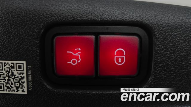 Mercedes-Benz E-Class 2025 — photo 22