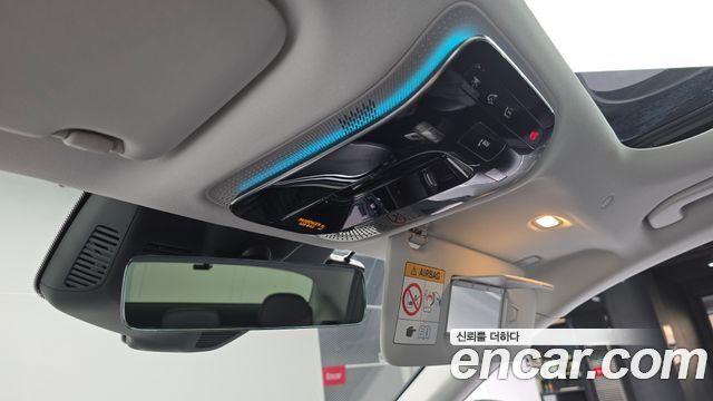 Mercedes-Benz E-Class 2025 — photo 24