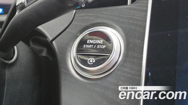 Mercedes-Benz E-Class 2025 — photo 26