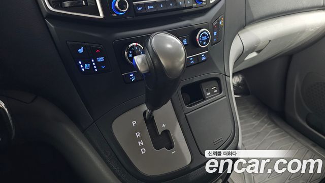 Hyundai Starex 2019 — photo 12