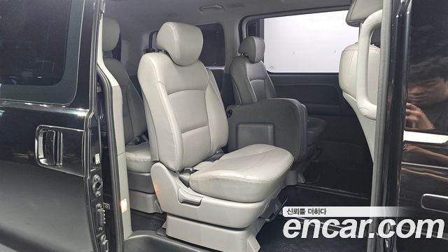 Hyundai Starex 2019 — photo 17