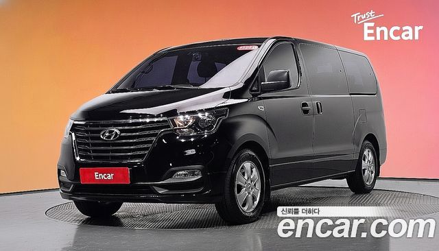 Hyundai Starex 2019 — photo 1