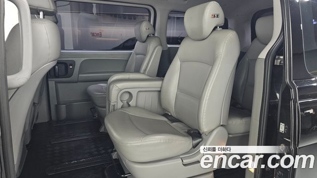 Hyundai Starex 2019 — photo 27