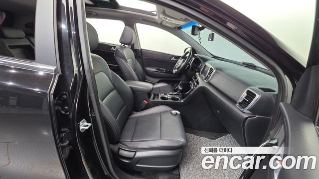 Kia Sportage 2018 — photo 16