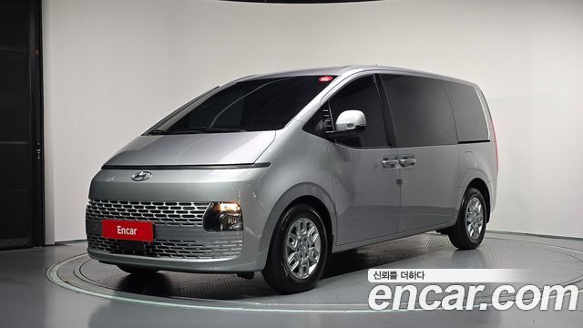 Hyundai Staria 2024 — photo 1