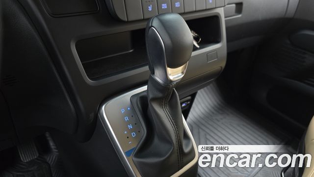 Hyundai Staria 2024 — photo 12