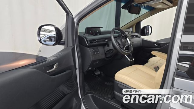 Hyundai Staria 2024 — photo 13