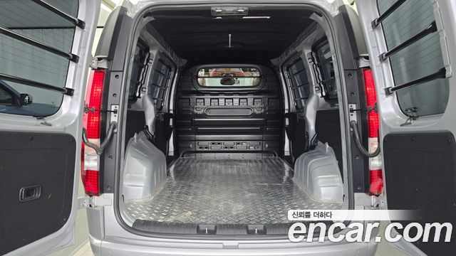 Hyundai Staria 2024 — photo 21
