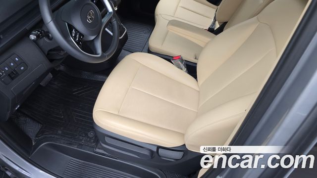 Hyundai Staria 2024 — photo 23