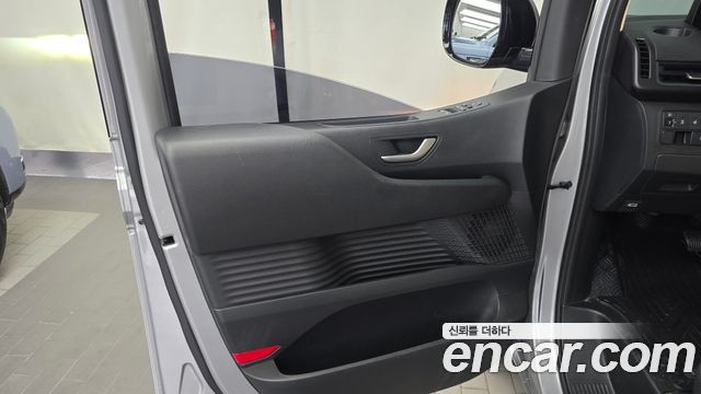 Hyundai Staria 2024 — photo 14
