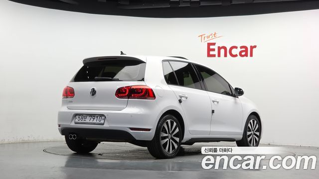 Volkswagen Golf 2012 — photo 2