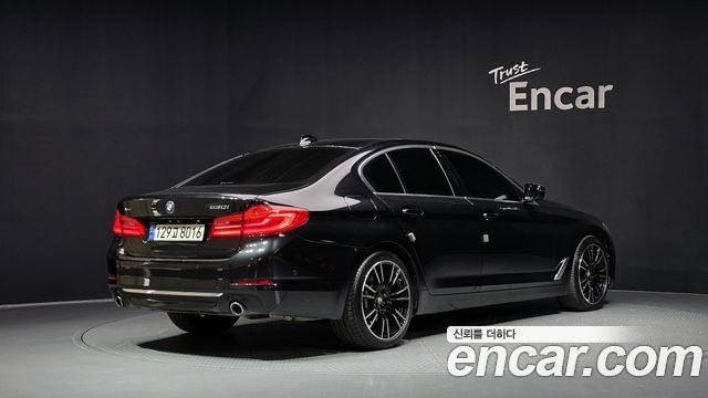 BMW 5-Series 2019 — photo 2