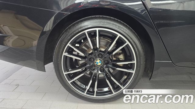 BMW 5-Series 2019 — photo 5