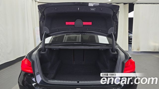 BMW 5-Series 2019 — photo 20