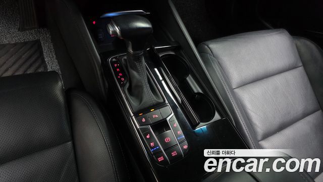 Kia K7 2016 — photo 12