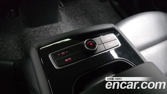 Kia K7 2016 — photo 24