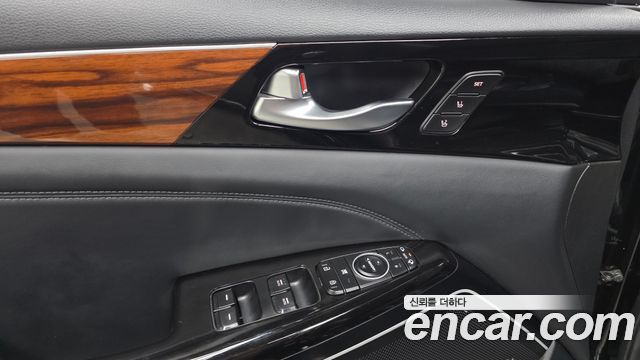 Kia K7 2016 — photo 38