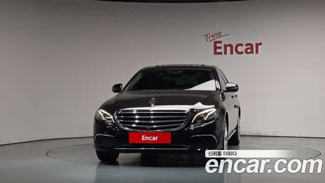 Mercedes-Benz E-Class 2018 — photo 3