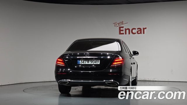 Mercedes-Benz E-Class 2018 — photo 4