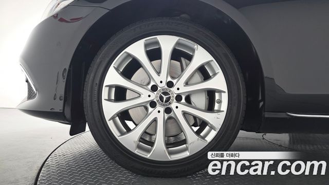 Mercedes-Benz E-Class 2018 — photo 5