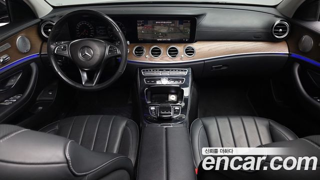 Mercedes-Benz E-Class 2018 — photo 7