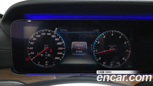 Mercedes-Benz E-Class 2018 — photo 8