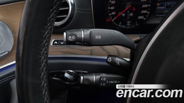 Mercedes-Benz E-Class 2018 — photo 19