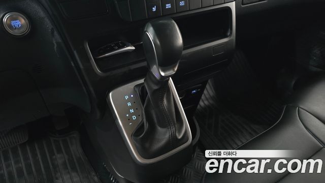 Hyundai Staria 2022 — photo 9