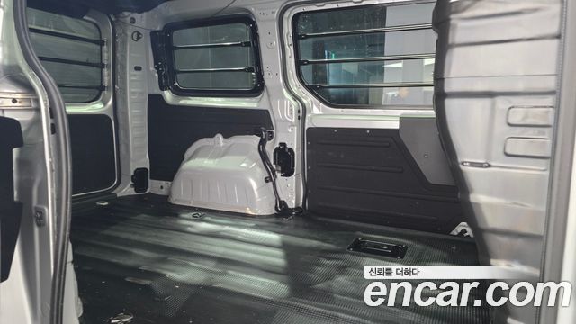 Hyundai Staria 2022 — photo 11