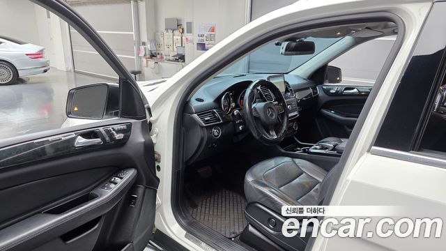 Mercedes-Benz GLE-Class 2016 — photo 10
