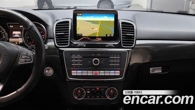 Mercedes-Benz GLE-Class 2016 — photo 15
