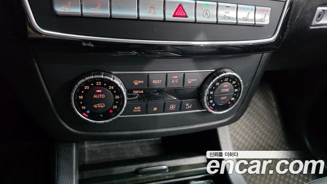 Mercedes-Benz GLE-Class 2016 — photo 18