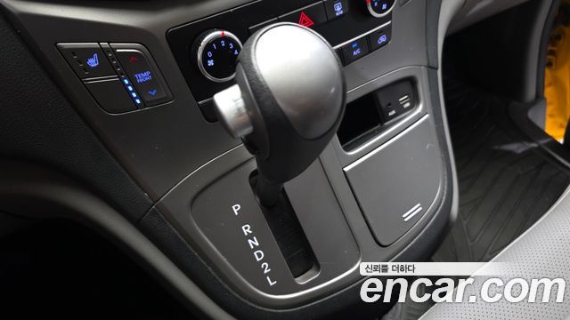 Hyundai Starex 2019 — photo 12