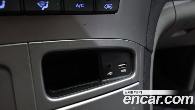 Hyundai Starex 2019 — photo 23
