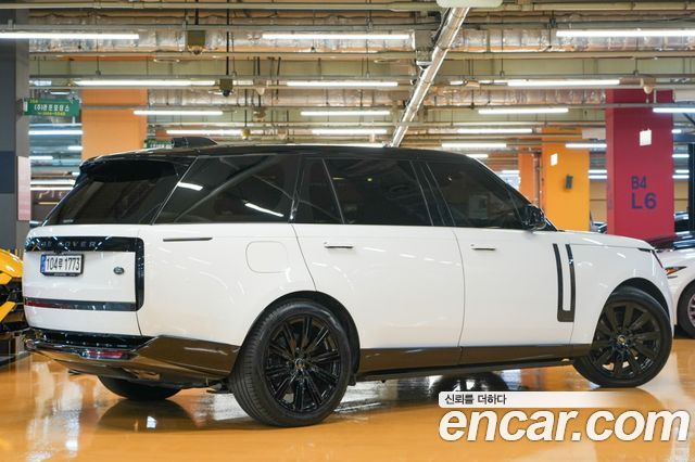 Land Rover Range Rover 2023 — photo 2