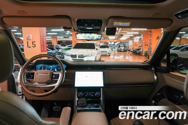 Land Rover Range Rover 2023 — photo 7