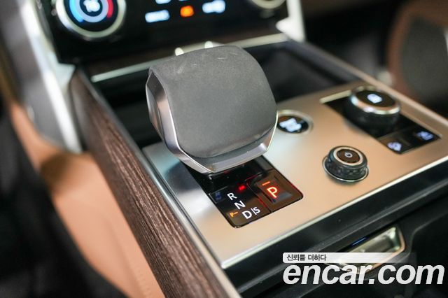 Land Rover Range Rover 2023 — photo 9
