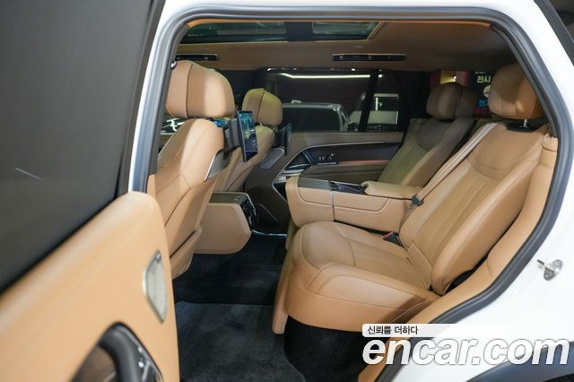 Land Rover Range Rover 2023 — photo 10