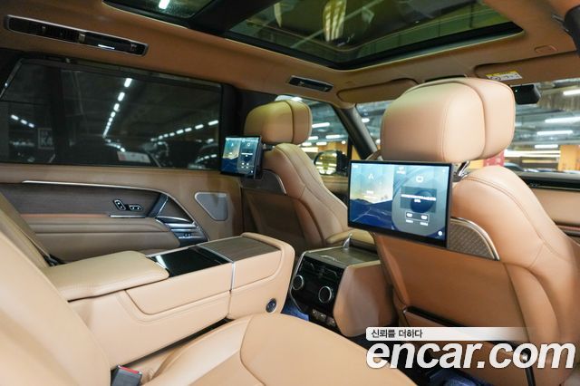 Land Rover Range Rover 2023 — photo 16