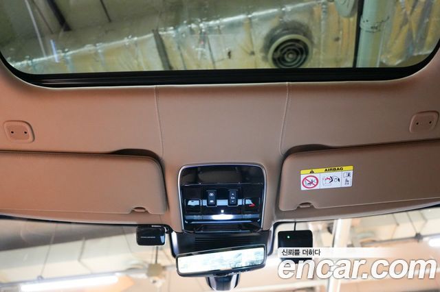 Land Rover Range Rover 2023 — photo 17